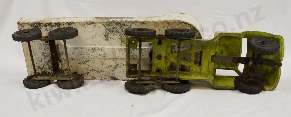 FUN HO MODEL 701 GIANT ARTICULATED TRUCK Image 1++