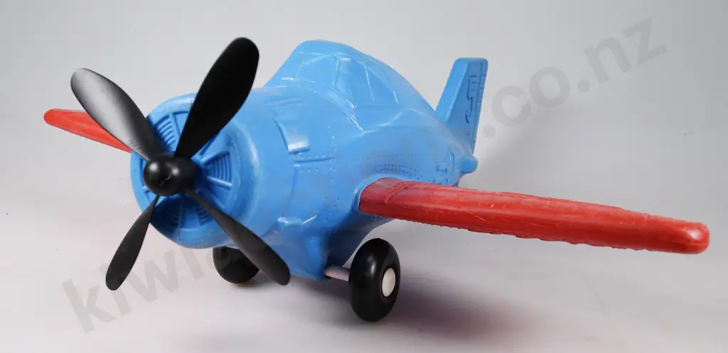PLASTIC VINTAGE AIRPLANES Image 1++