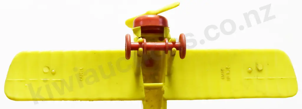 PLASTIC VINTAGE AIRPLANES Image 1++