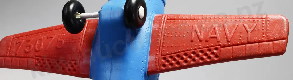 PLASTIC VINTAGE AIRPLANES Image 1++