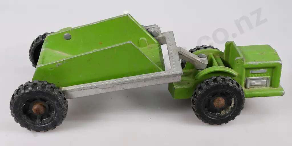 FUN HO EARTH SCRAPER, MACKENZIE & BANNISTER TIP TRUCK Image 1++