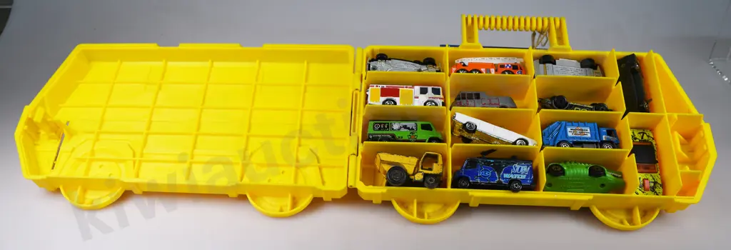 MATCHBOX SECURE CAR CASE WITH 14 MODELS Image 1++