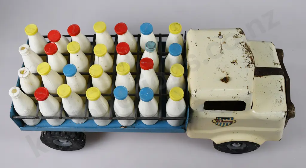 TRI-ANG MILK LORRY Image 1++