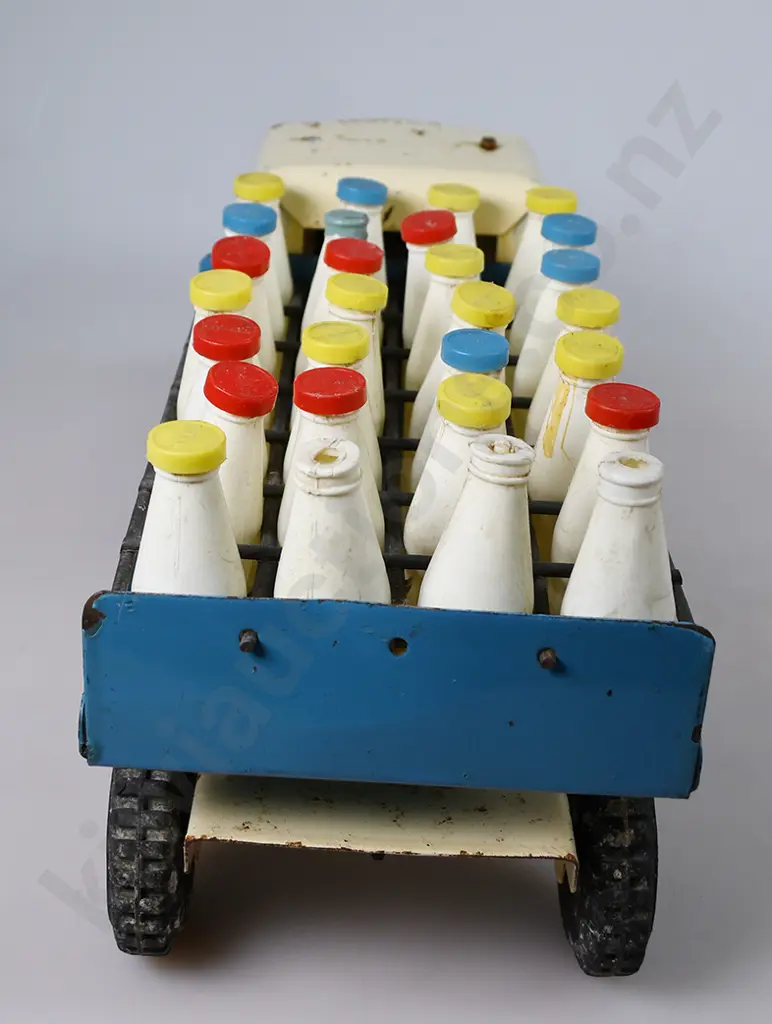 TRI-ANG MILK LORRY Image 1++