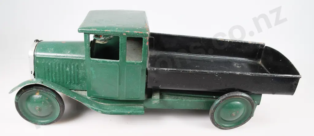 TRI-ANG TIP TRUCK Image 1++