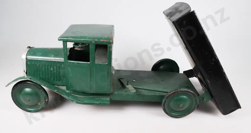 TRI-ANG TIP TRUCK Image 1++