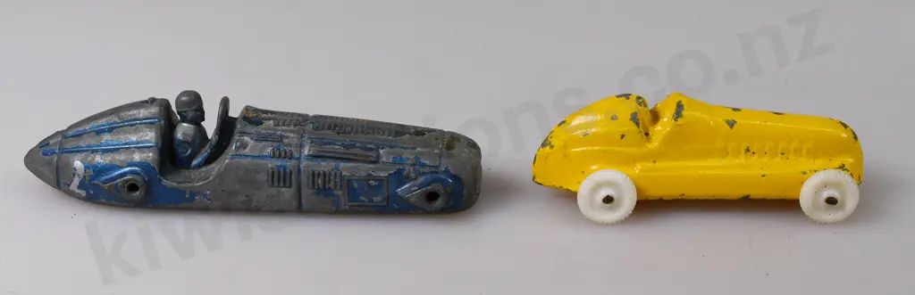 MIXED GROUP OF TOYS Image 1++