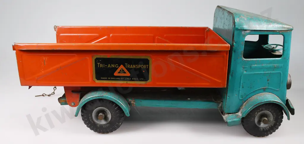 TRI-ANG TIP TRUCK Image 1++