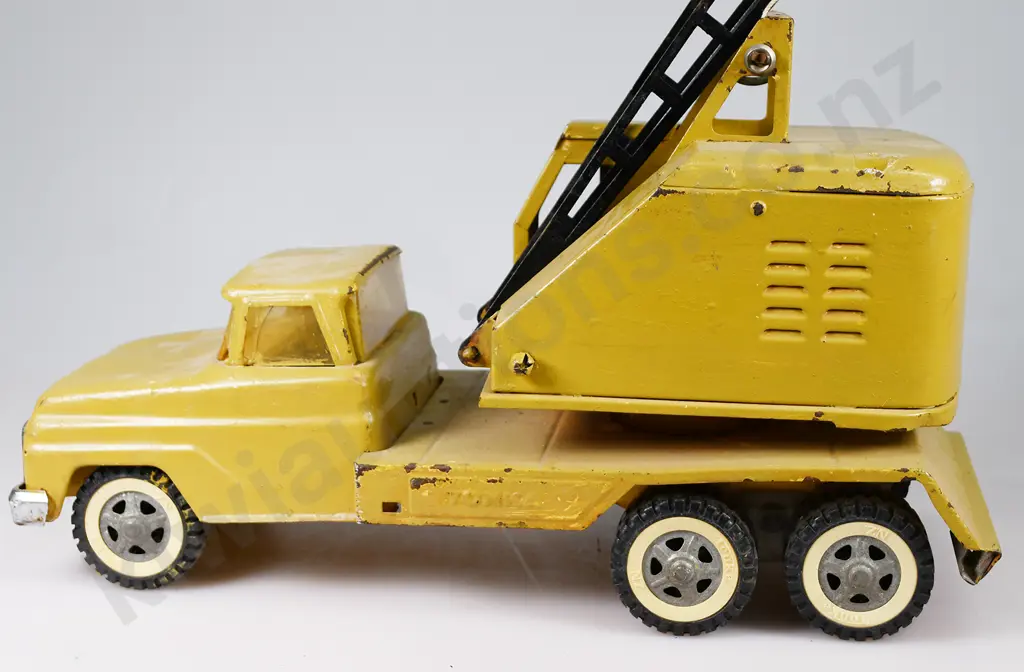 TONKA PRESSED TIN CRANE TRUCK Image 1++