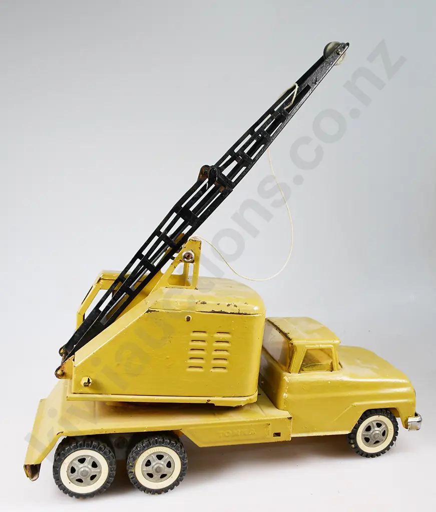 TONKA PRESSED TIN CRANE TRUCK Image 1++