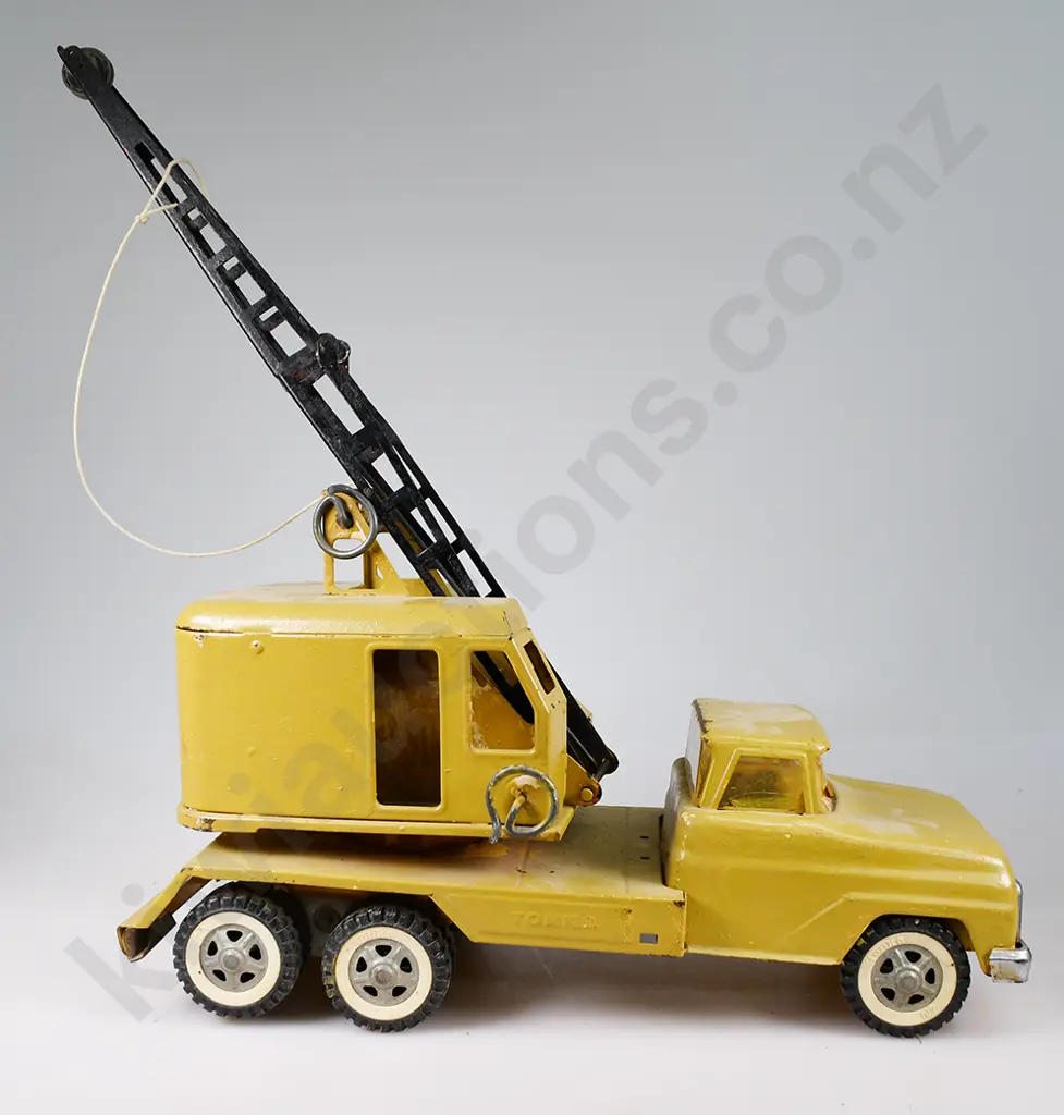 TONKA PRESSED TIN CRANE TRUCK Image 1++