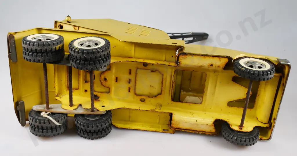 TONKA PRESSED TIN CRANE TRUCK Image 1++
