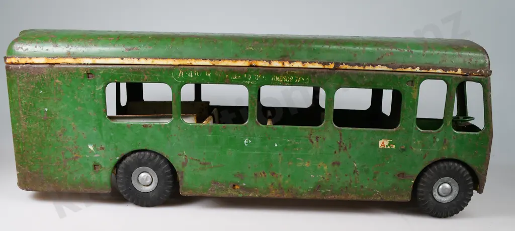 TRIANG SINGLE DECK PRESSED STEEL BUS Image 1++