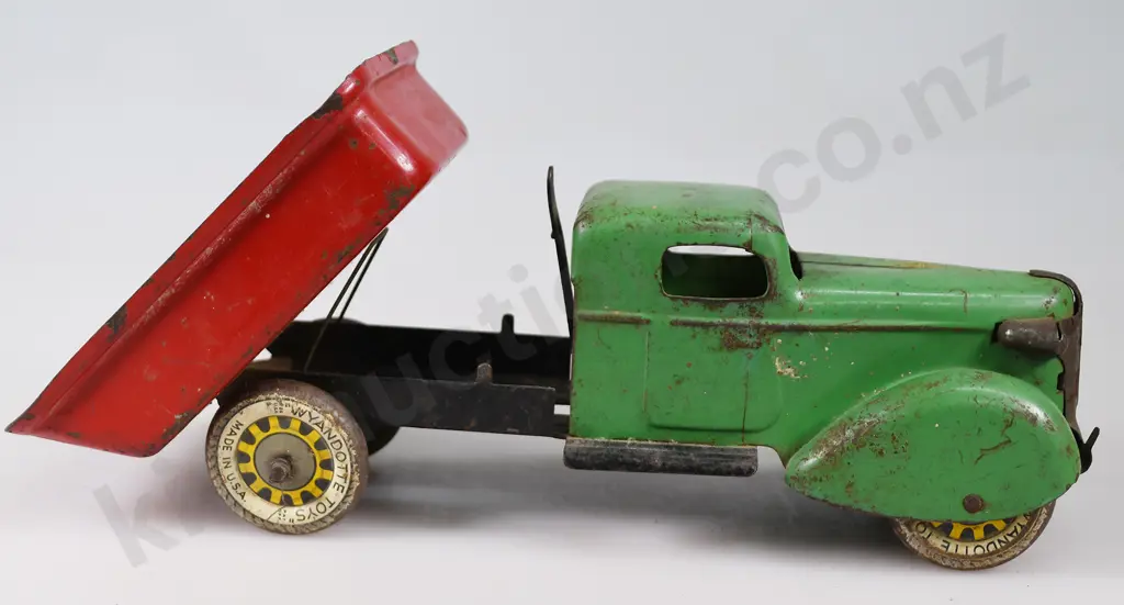 WYANDOTTE PRESSED STEEL DUMP TRUCK Image 1++