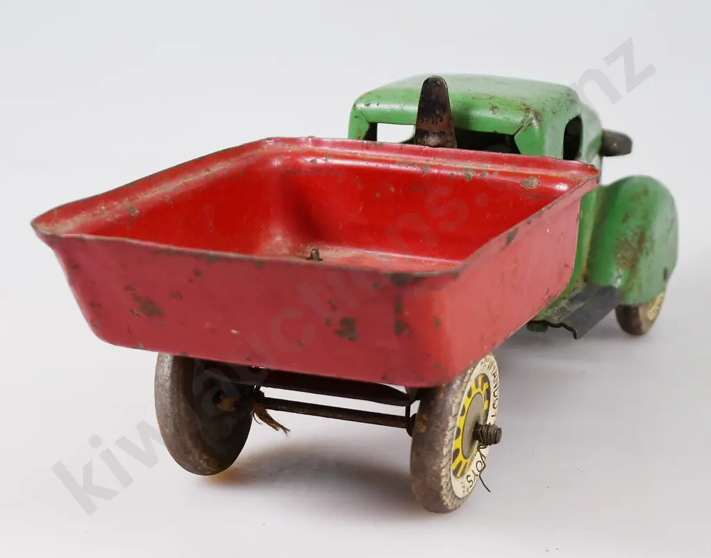 WYANDOTTE PRESSED STEEL DUMP TRUCK Image 1++