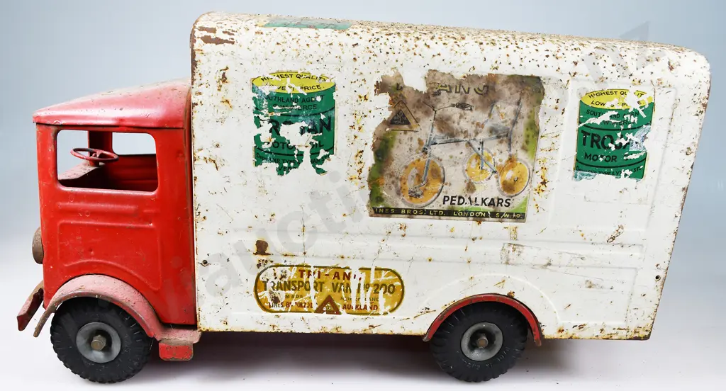 TRI-ANG TRANSPORT VAN No. 200 Image 1++