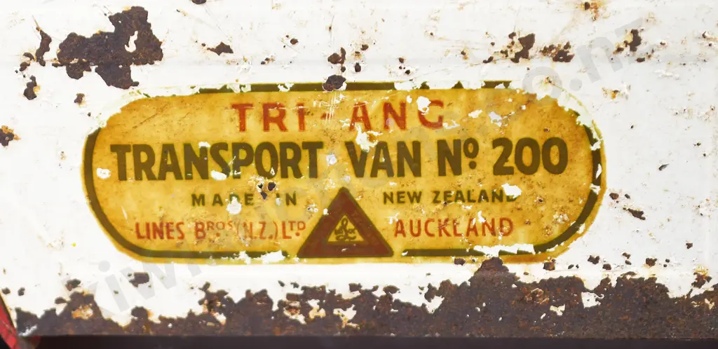 TRI-ANG TRANSPORT VAN No. 200 Image 1++