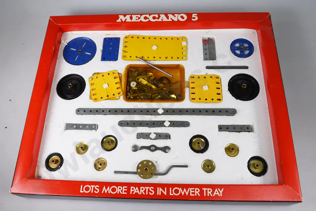 MECCANO STANDARD RANGE CONSTRUCTION SET 5 Image 1++