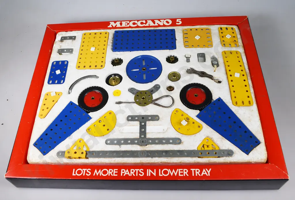 MECCANO STANDARD RANGE CONSTRUCTION SET 5 Image 1++