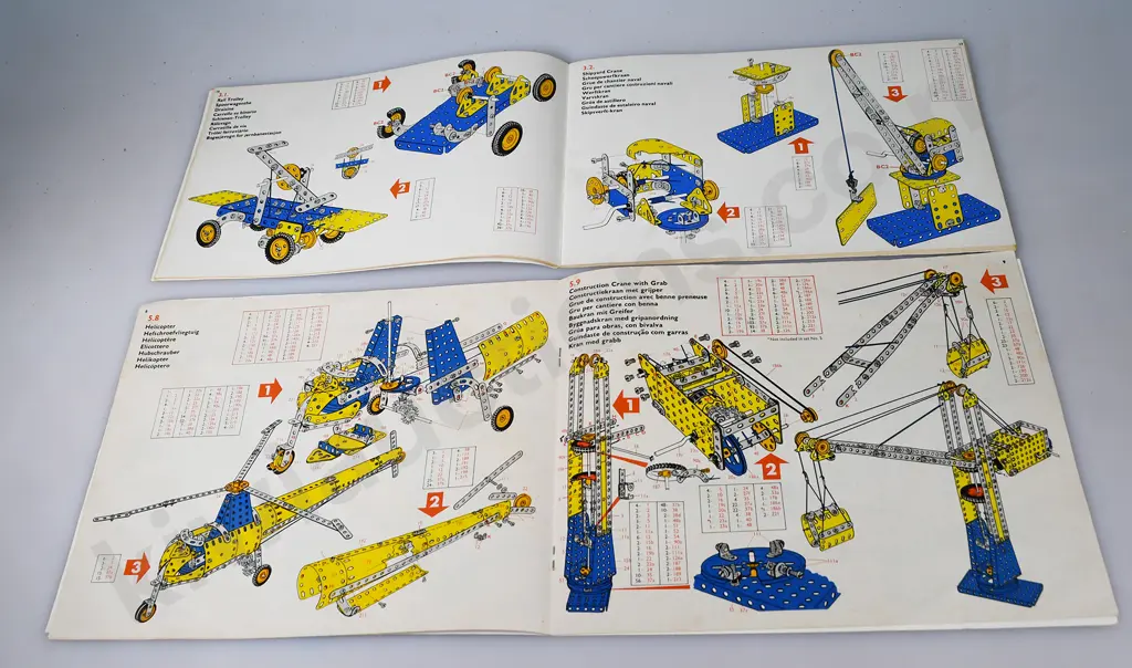 MECCANO STANDARD RANGE CONSTRUCTION SET 5 Image 1++