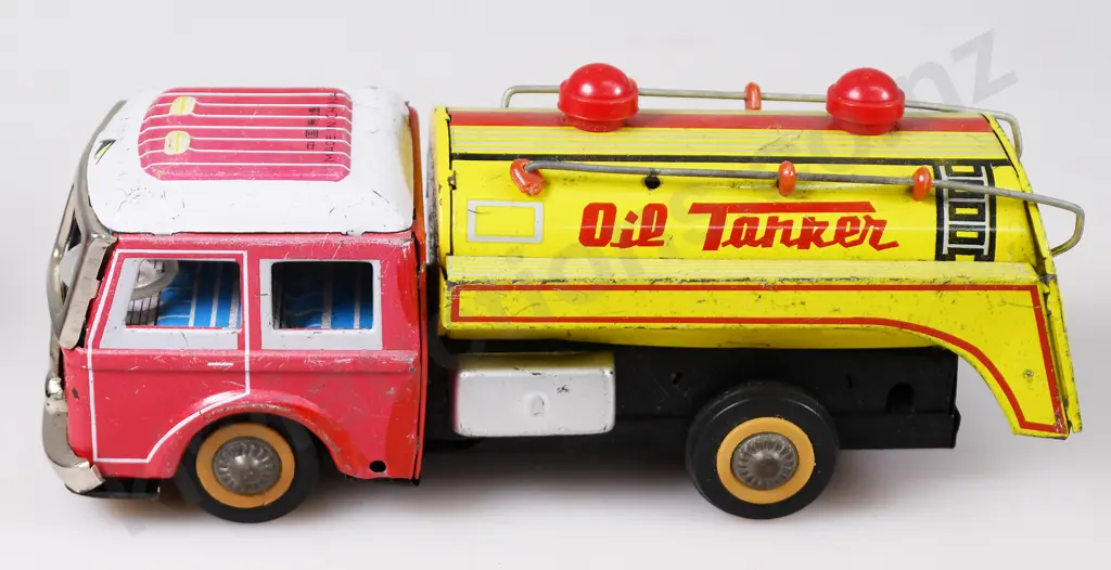HINO TRUCK & 2 x OIL TANKERS Image 1++
