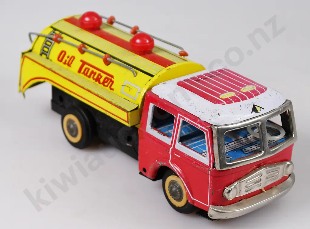 HINO TRUCK & 2 x OIL TANKERS Image 1++