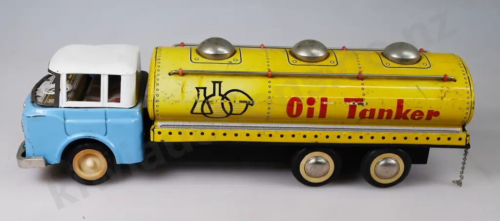 HINO TRUCK & 2 x OIL TANKERS Image 1++