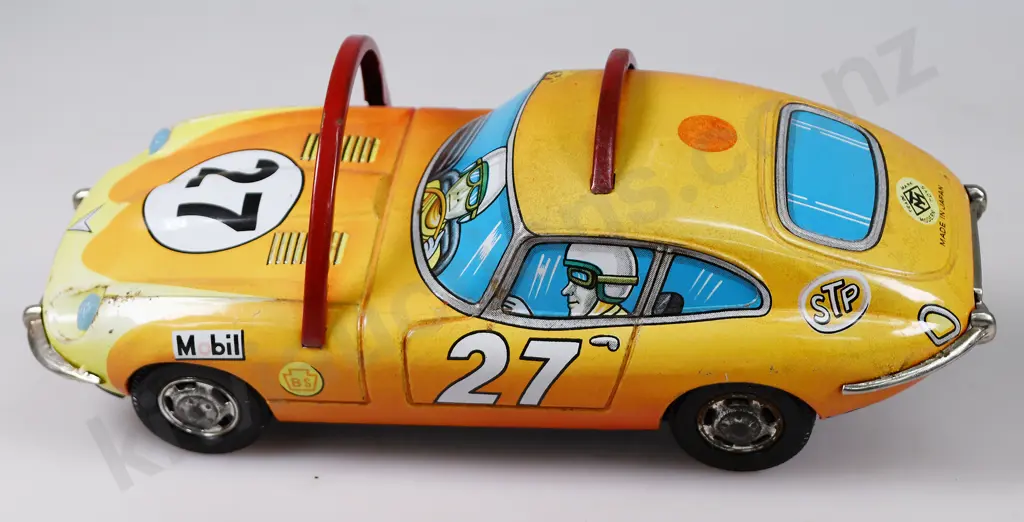 JAPANESE TIN PLATE TOYS x 5 Image 1++