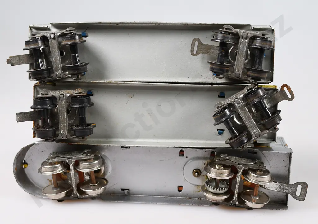 SANTA FE 3 PIECE TIN TOY TRAIN Image 1++