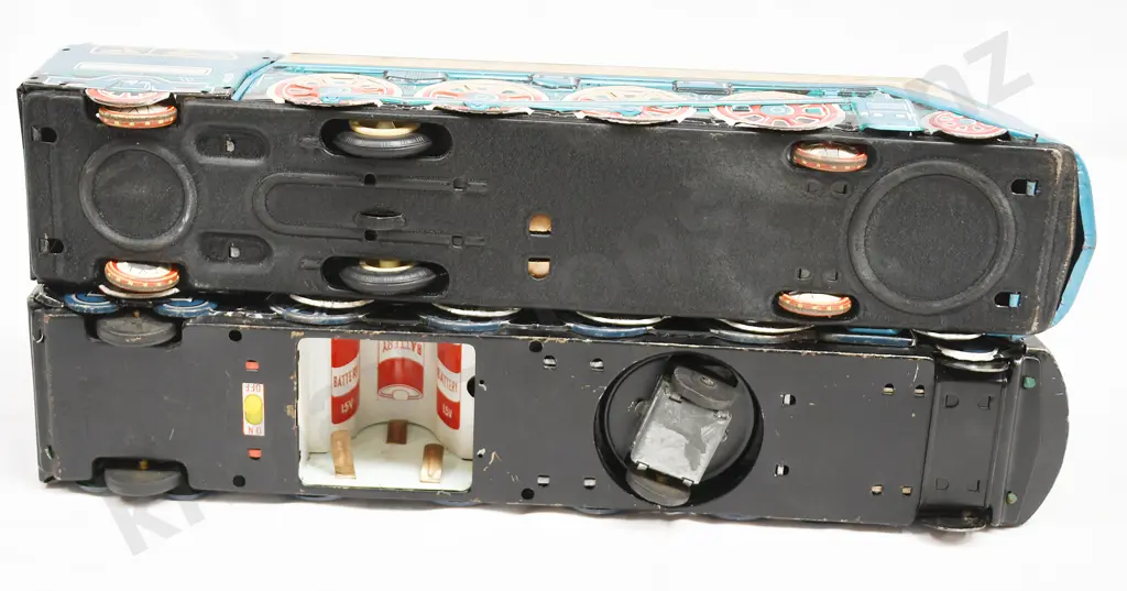 PRESSED TIN TOY TRAINS Image 1++