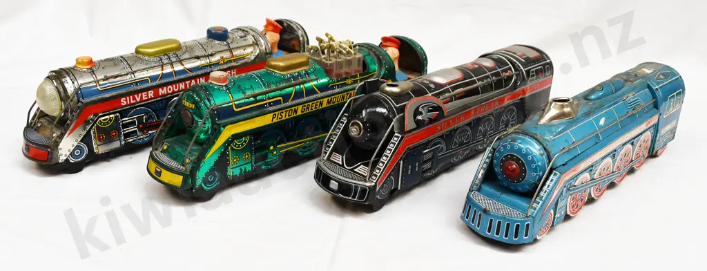 PRESSED TIN TOY TRAINS Image 1++