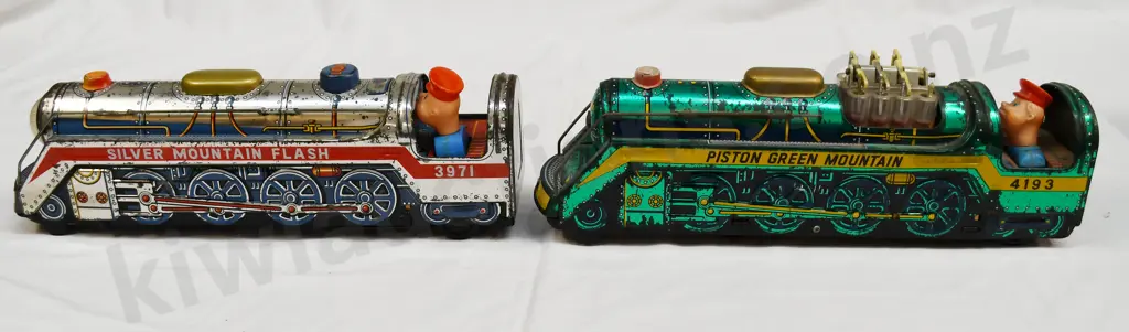 PRESSED TIN TOY TRAINS Image 1++
