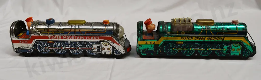PRESSED TIN TOY TRAINS Image 1++