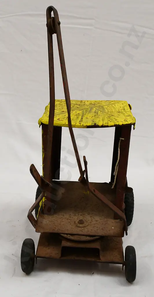 TRI-ANG CRANES Image 1++