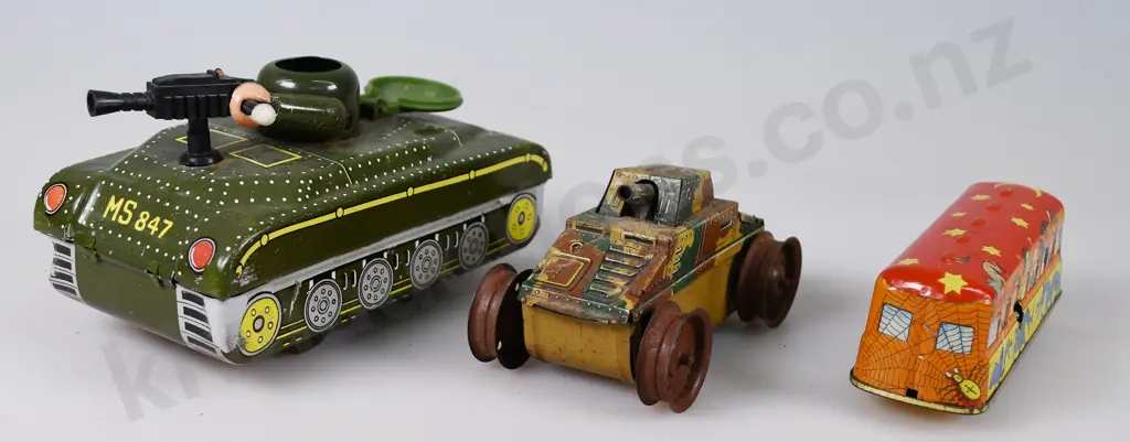 TIN TOY TANKS & BUS Image 1++