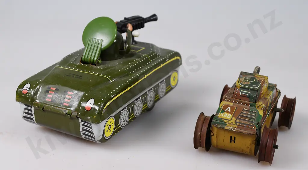 TIN TOY TANKS & BUS Image 1++