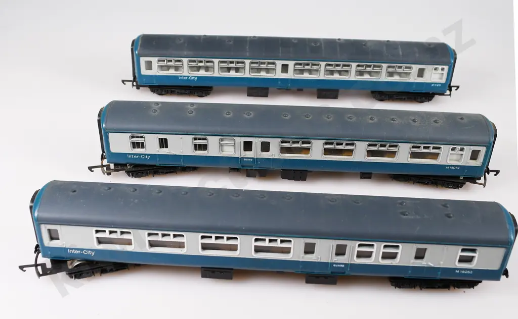 HORNBY RAILWAY ENGINE CARRIAGES ETC Image 1++