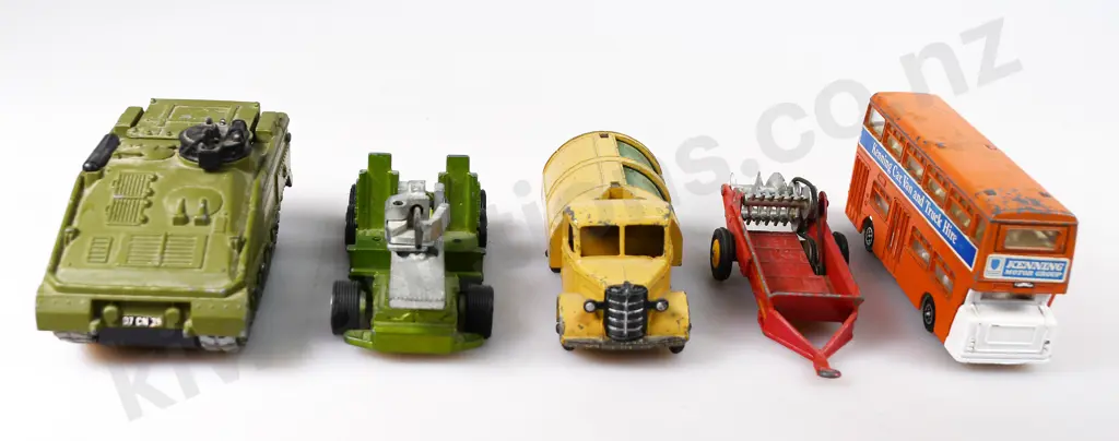 ASSORTED DINKY TOYS Image 1++