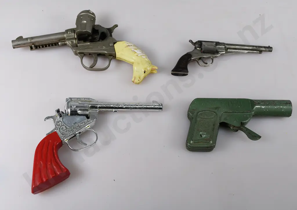 7 TOY GUNS Image 1++