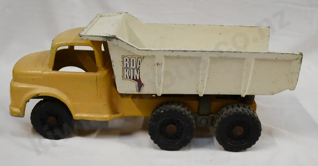 FUN HO GIANT TIP TRUCK Image 1++