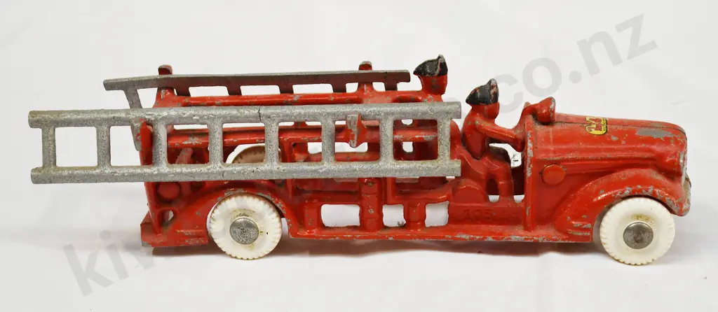 FUN HO LARGE FIRE ENGINE 105 Image 1++