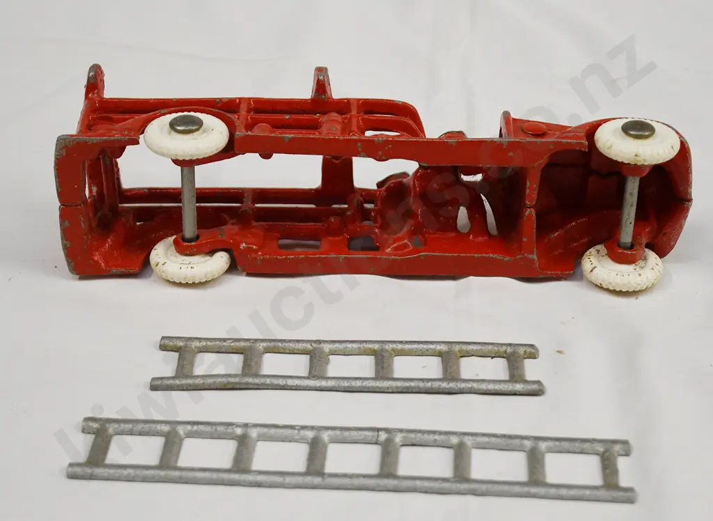 FUN HO LARGE FIRE ENGINE 105 Image 1++