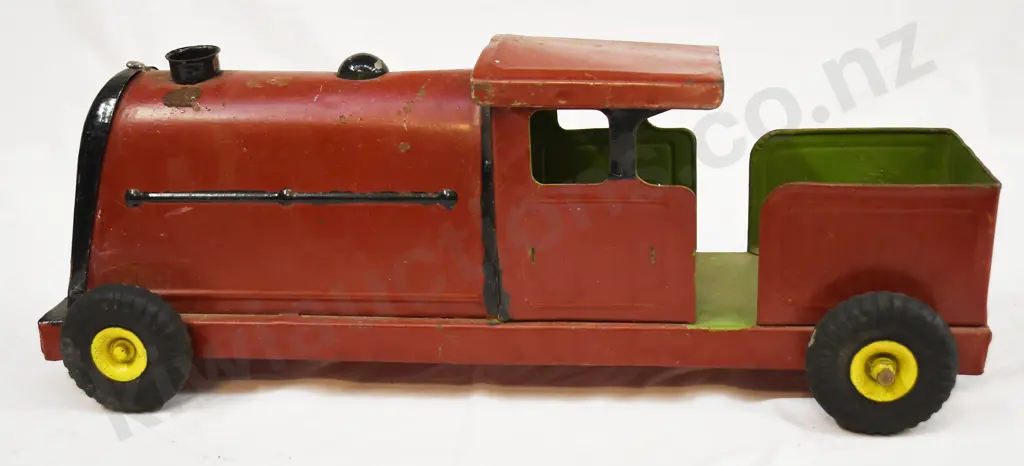 TRI-ANG LOCO ENGINE TRAIN Image 1++