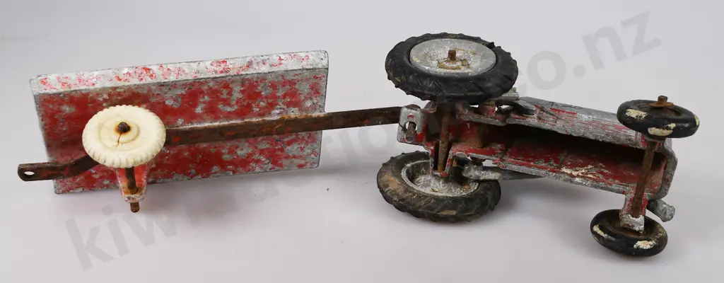 MACKENZIE & BANNISTER , FUN HO TRACTORS & TRAILERS Image 1++