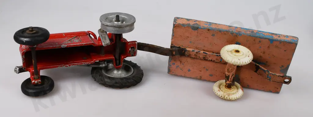 MACKENZIE & BANNISTER TRACTORS FUN HO TRAILER Image 1++
