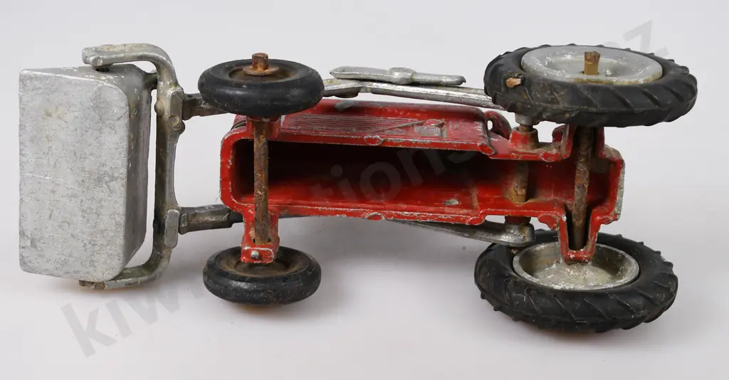 MACKENZIE & BANNISTER TRACTORS FUN HO TRAILER Image 1++