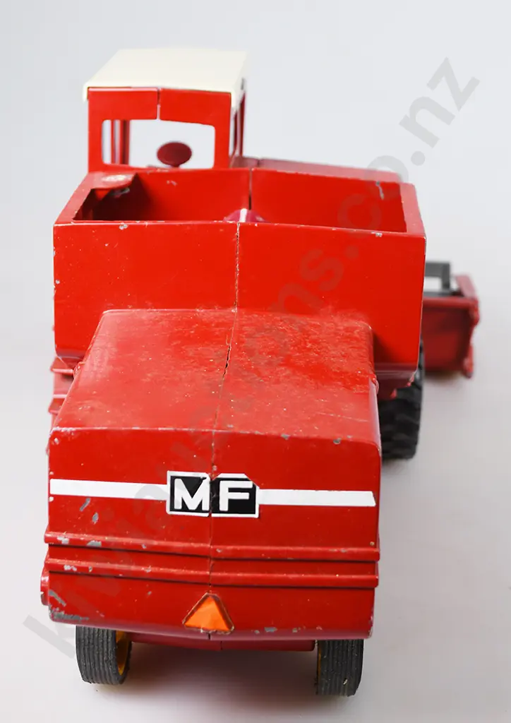 MASSEY FERGUSON 760 COMBINE DIECAST MODEL Image 1++