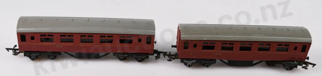 TRI-ANG TRAIN LOCOMOTIVES AND ROLLING STOCK Image 1++