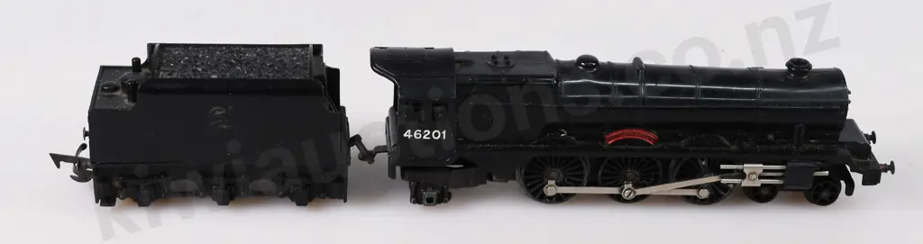TRI-ANG TRAIN LOCOMOTIVES AND ROLLING STOCK Image 1++