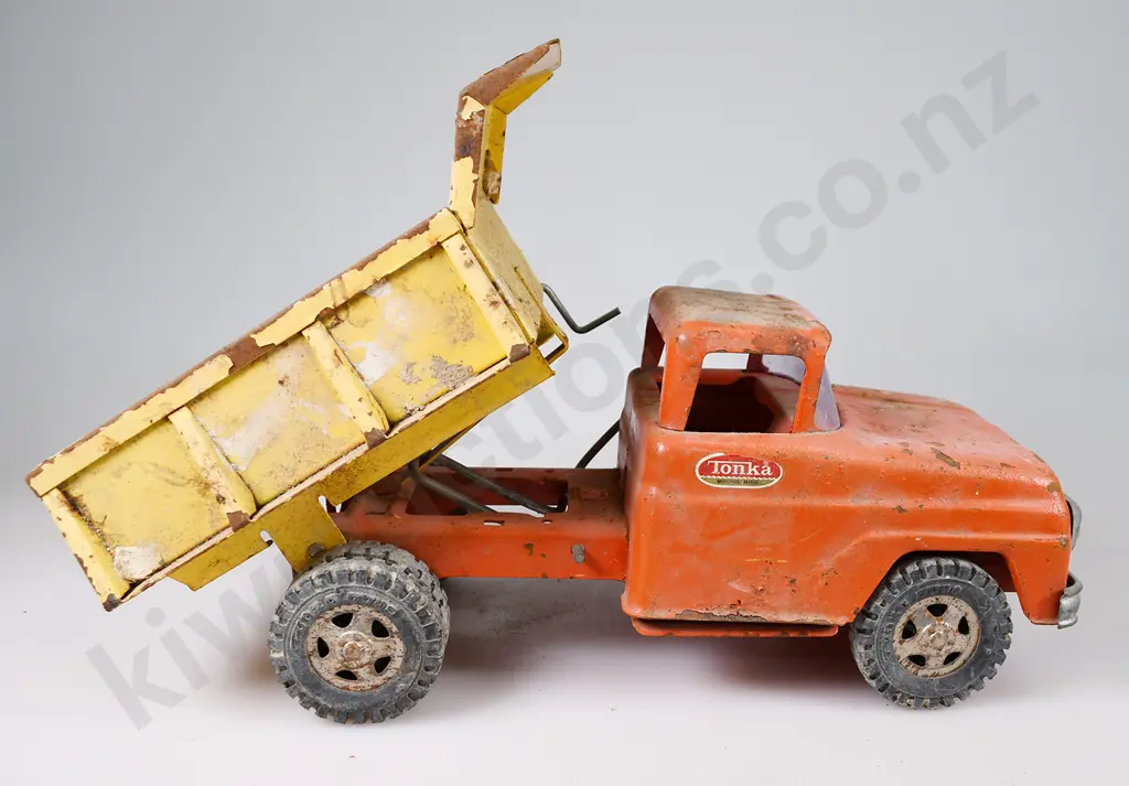 TONKA TIP TRUCK Image 1++